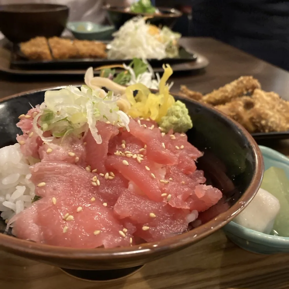 マグロ丼の写真
